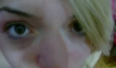Mies ilmainen seksivideo astui kalenteriin pitkän poissaolon jälkeen.