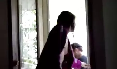 Mies kohtasi tyttärensä parasta ilmaista pornoa ja sitten vaimonsa tehtaan.