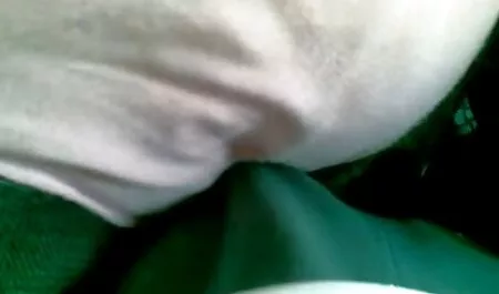 Lääkäri, tarkasta tarkasti ilmais sex yksityiskohdat ja sinihäntäiset urokset.