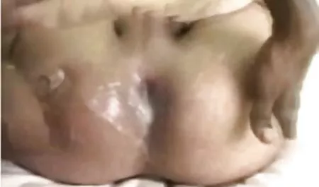 Tyttö harrastaa seksiä veljensä seksi ja erotiikka ilmaiset kanssa.