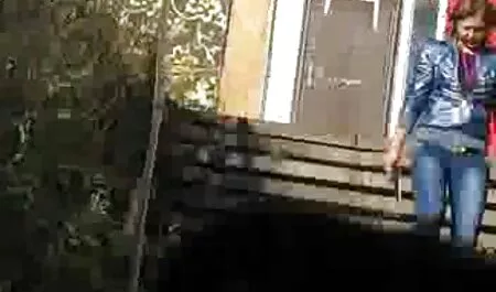 Lihas Ebony laittaa turkis ilmaista porno videoita hattu