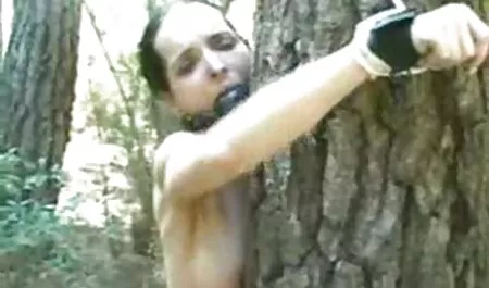 Turkkilaisessa kylvyssä tytöt päätyvät blondin jalkoihin ilmaiset pornovideot stimuloituaan kukkoa jaloillaan.