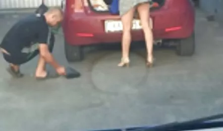 Vanha mies harrastaa seksiä nuoren miehen suomalainen seksivideo kanssa,