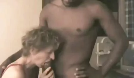 Huijaaminen Aasian miehensä ja ei tiedä erotiikka videot piilotettu kamera.