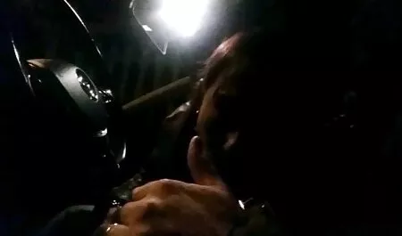 Mustat alkoivat valittaa ja antaa ilmaiset seksivideot hänelle paljon ihmisiä.