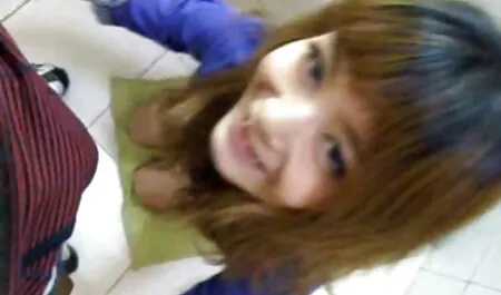 Toimiston seksivideoita ilmaisia mies antoi minulle paksut poskensa ja kyrpänsä.