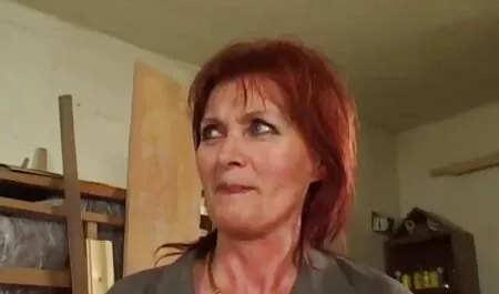 Kupari Punainen suomiporno videot Rintaliivit tyttö pillua kurkkua