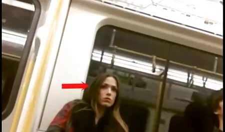 Lovelace kokenut ilmaiset sex videot kiusanteko tyttö hieronta ja hyväillä hänen nännit meni hänen kielensä