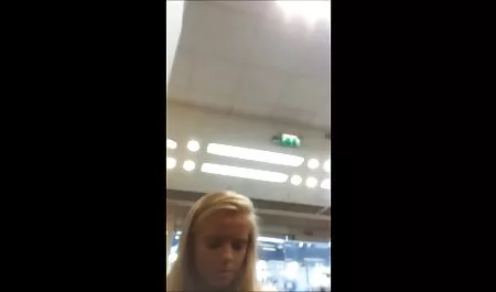 Ihmissyönti, nukkuminen, kun hän maksuton porno nukkuu