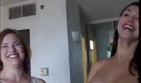 Vanha ilmaisia seksivideo mies maksaa rahaa ja liittyy seksipareihin.