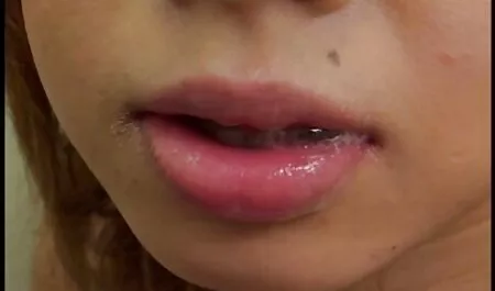 Rakennustyöläisen suuhun juuttunut häpeäpilkku-tytöt menevät ilmaisia porno suoraan vessaan