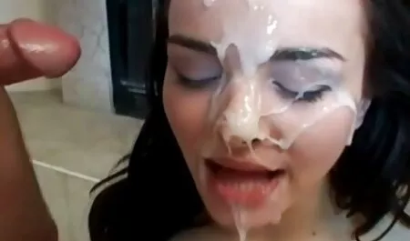 Venäläinen tyttö seurasi sexi videot ilmaiset piilokameralla.