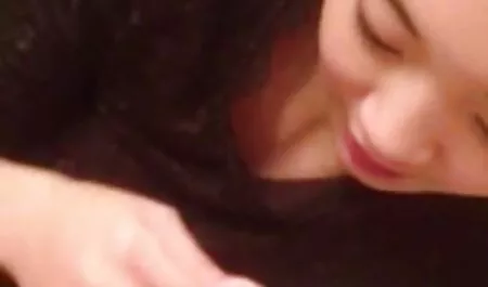 Nuori pieni isot rinnat seksi