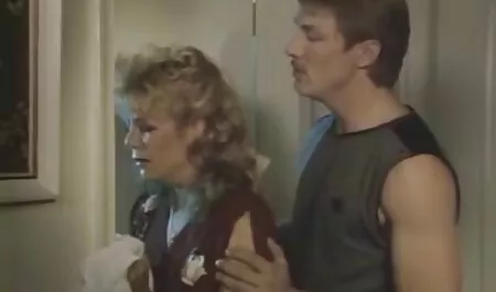 Pieni pilluvideo hyppy, poika.