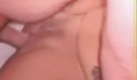 Ebony lisätään ilmaisia pornovideoita anaali valu