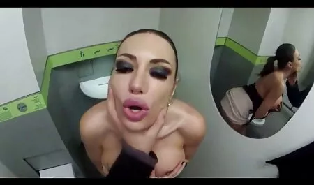 Jälkiruoaksi suomiporno ilmainen kypsät naiset tarjoavat asiakkaille intohimoista seksiä