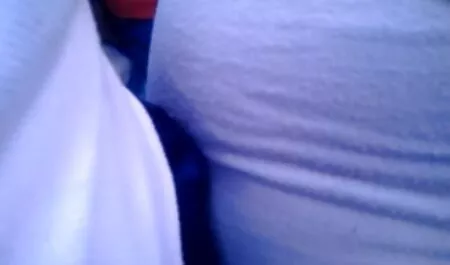 Hän makasi pornovideot alasti rannalla edessä a, alku